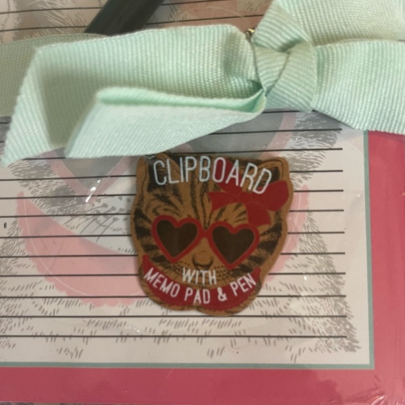 SOLD ✅ 🆕 [Tri-Coastal Design] “Pawsome Ideas” Memo Pad Set 🐾 - Picture 4 of 4